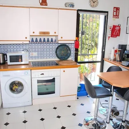 וילה 4 Bed Private Pool Bermeja אסטפונה