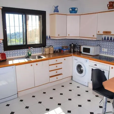 4 Bed Private Pool Bermeja אסטפונה