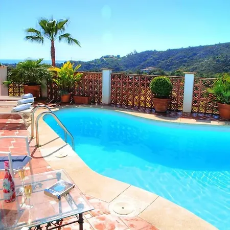 4 Bed Private Pool Bermeja וילה *
