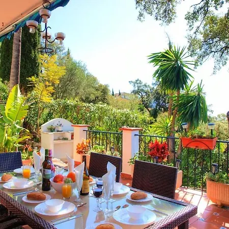4 Bed Private Pool Bermeja * אסטפונה