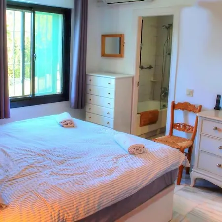 4 Bed Private Pool Bermeja וילה *